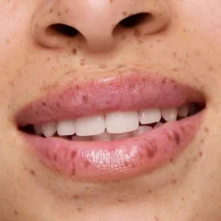 essence Heart Core Fruity Lip Balm 06 Amazing Acai 3 gr