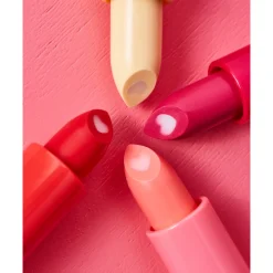 essence Heart Core Fruity Lip Balm 02 Sweet Strawberry 3 gr