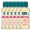 Kneipp Badolie Soft Skin AmandelbloesemDe heerlijk geurende Kneipp® Badolie Soft Skin, biedt je huid de optimale combinatie van actieve bescherming en voelbare verzorging. Met 94% zuivere amandelolie zorgt de badolie voor het behoud van de natuurlijke huidbarrière en voelt de huid weer zacht en soepel aan.Dermatologisch getestNiet parfumvrijPH NeutraalProefdiervrijVeganGeschikt voor de droge en/of gevoelige huid Gevarenaanduidingen Ontvlambaar Milieugevaarlijk Zeer licht ontvlambaar gas. Zeer licht ontvlambare aerosol. Zeer licht ontvlambare vloeistof en damp. Licht ontvlambare vloeistof en damp. Ontvlambare vaste stof. Ontvlambare aerosol. Ontvlambare vloeistof en damp. Zeer giftig voor in het water levende organismen. Zeer giftig voor in het water levende organismen, met langdurige gevolgen. Giftig voor in het water levende organismen, met langdurige gevolgen. Aanvullende informatie Hoe te gebruiken?Schroefdopje 1 keer vullen en badolie toevoegen aan het water (36-38ºC). Duur van het bad: 15-20 min. Dopje omspoelen.Cosmeticaproduct. Niet voor inwendig gebruik. Buiten het bereik van kinderen houden. Waarschuwing: Bad na het baden reinigen (voorkomt uitglijden). Restanten van de badolie verwijderen met warm water en vetoplossend schoonmaakmiddel. Ingrediënten Prunus Amygdalus Dulcis (Sweet Almond) Oil, Parfum (Fragrance), Benzyl Benzoate,PEG-40 Sorbitan Peroleate, Prunus Amygdalus Dulcis (Sweet Almond) Flower Extract, Amyris Balsamifera Bark Oil, Pogostemon Cablin Oil, Bulnesia Sarmientoi Extract (Guaiacwood Oil), Limonene, Linalool, Coumarin, Alpha-Isomethyl Ionone, Geraniol, Citral, Cinnamyl Alcohol, Citronellol, Helianthus Annuus Hybrid Oil, Tocopherol. Fabrikant informatie Merk: Kneipp Ean: 4008233035185 Artikel: 1000-780 Fabrikant gegevens: Kneipp Adres: Vliegend Hertlaan 49 3526 KT Utrecht Nederland Contactgegevens: Tel: 030 281 3300 Email: [email protected] Website: https://www.kneipp.com Reviews Schrijf jouw review Hoe controleren en plaatsen wij reviews? Plein plaatst enkel reviews van klanten en personen die het product daadwerkelijk gebruikt hebben, ook wanneer deze negatief of neutraal is. Voordat de review geplaatst wordt controleren we handmatig of deze écht is en voldoet aan onze reviewvoorwaarden. Wanneer het product op Plein gekocht is vermelden we dat bij de review. Plein betaalt niet voor reviews, wanneer een reviewer door een andere partij is vergoed staat dit erbij vermeld. Door Elien op 1 september 2022 | Heeft dit product gekocht Deze review is geschreven bij product Kneipp Badolie Soft Skin Amandelbloesem 100 ml Verrukkelijke badolie met heerlijke geur en lekkere olie geen Super lekkere badolie Oorspronkelijk geplaatst op plein.nl Door Lydia Maria op 13 mei 2020 | Heeft dit product gekocht Deze review is geschreven bij product Kneipp Badolie New Energy Rozemarijn 100 ml Zalig badmoment met deze olie Lekker genieten Heerlijke geur Super zacht en voedend voor de huid Mag ietsje beterkoop daar je in verhouding meer verbruikt dan badcreme of badschuim Heerlijk relaxen en tegelijk je huid laten verwennen met deze badolie van Kneipp Oorspronkelijk geplaatst op plein.nl Door Morvenna op 17 december 2014 | Heeft dit product gekocht Deze review is geschreven bij product Kneipp Badolie Relaxing Lavendel 100 ml Lekkere badolie, vooral in de winter als het koud is, kan je heerlijk ontspannen. Al een paar jaar mijn favoriet. Oorspronkelijk geplaatst op plein.nl Door Els op 11 december 2014 | Heeft dit product gekocht Deze review is geschreven bij product Kneipp Badolie Refreshing Eucalyptus 100 ml Heerlijk na een week drukte Frisse geur Lichaam en geest komen tot rust erg lekkere badolie. Als ik het een weekje druk gehad heb kan ik altijd heerlijk relaxen door de frisse geur. Echt een aanrader Oorspronkelijk geplaatst op plein.nl Bekijk alle reviews 6x Kneipp Badolie Soft Skin Amandelbloesem 100 ml